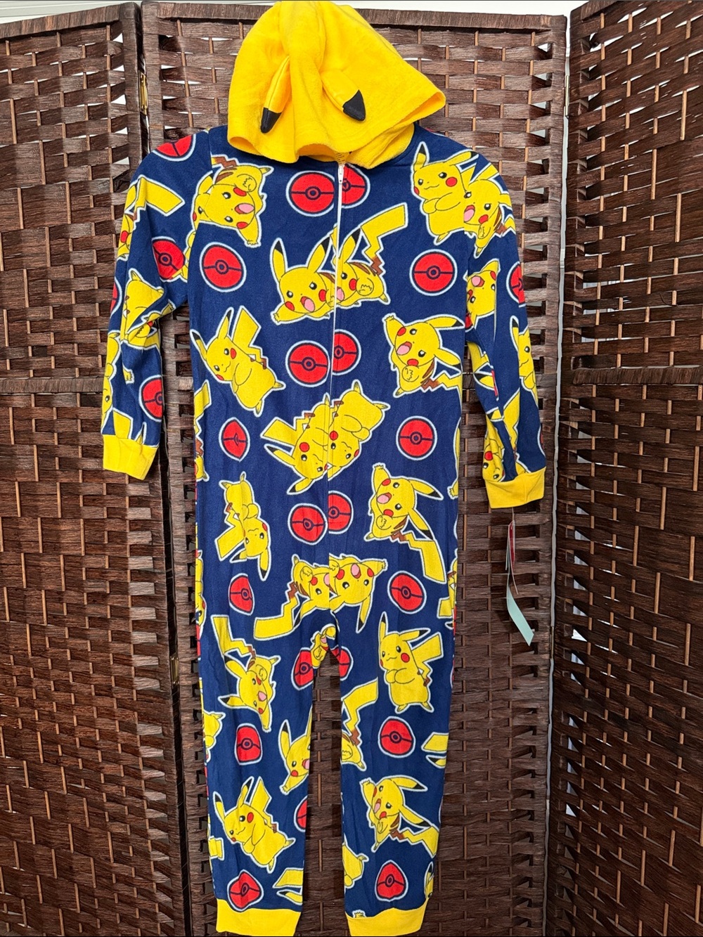 NWT Pokemon Pikachu Kids 6 7 One-Piece Hooded Pajama - Yellow & Navy zip up